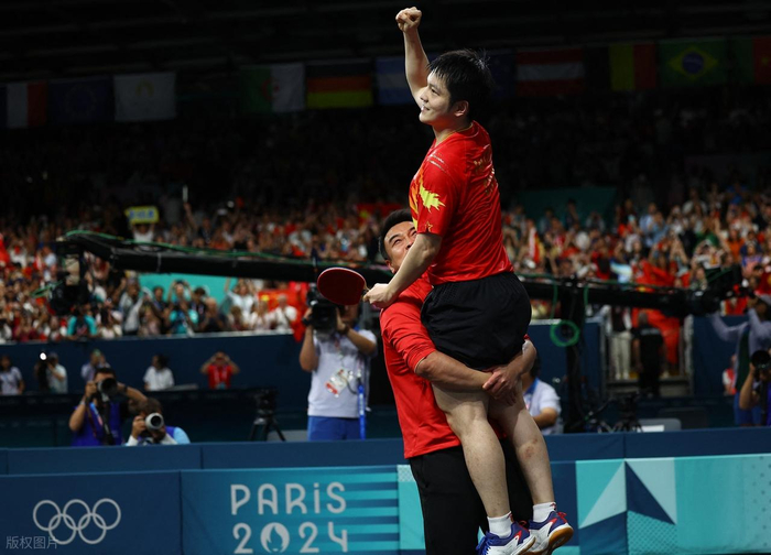 星空体育-从巴黎奥运金牌到伦敦世乒赛弃权！樊振东这2年，到底经历了什么|乒协|国乒|巴黎奥运会|wtt赛事|男单决赛_新浪体育_新浪新闻